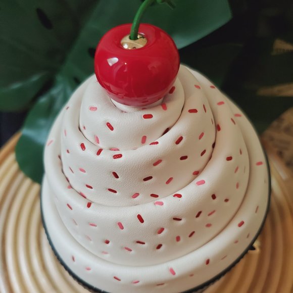 Kate Spade Bing Ice Cream Sundae Crossbody Shoulder Bag Purse Novelty K6053 NWT - Picture 2 of 6